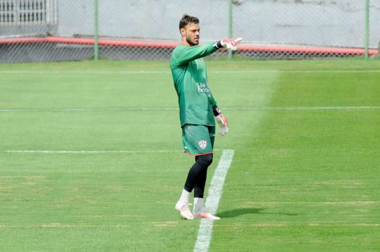 Goleiro Thomazella é um dos líderes da Portuguesa (Foto: Divulgação/Portuguesa)