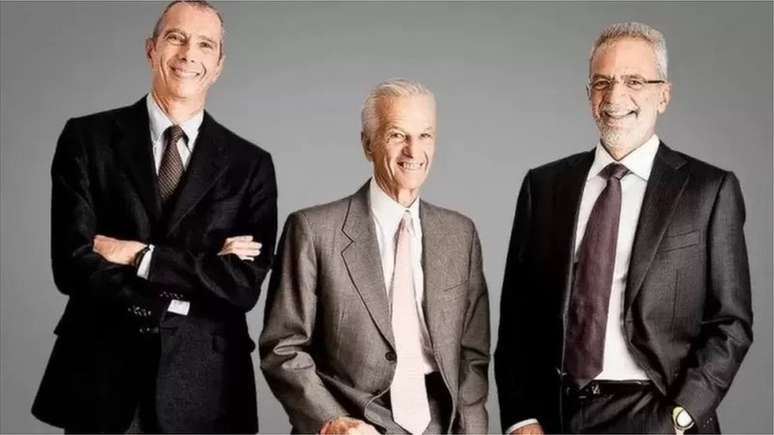 Carlos Alberto Sicupira (esq.), Jorge Paulo Lemann (centro) e Marcel Telles são os maiores acionistas do negócio