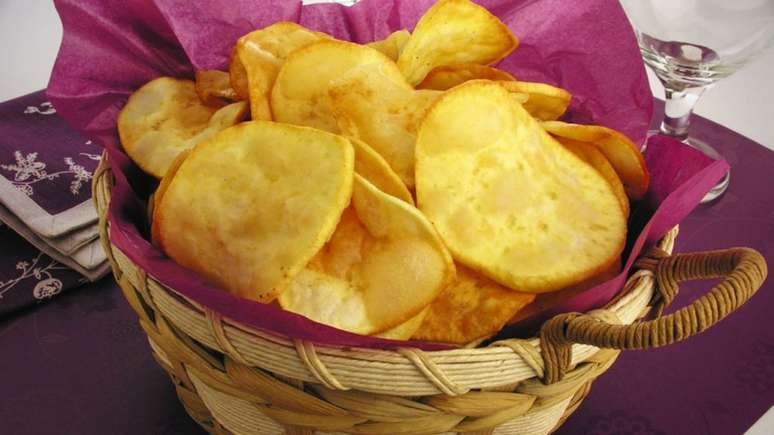 Batata-doce frita, um bom chips para aperitivo – Foto: Guia da Cozinha