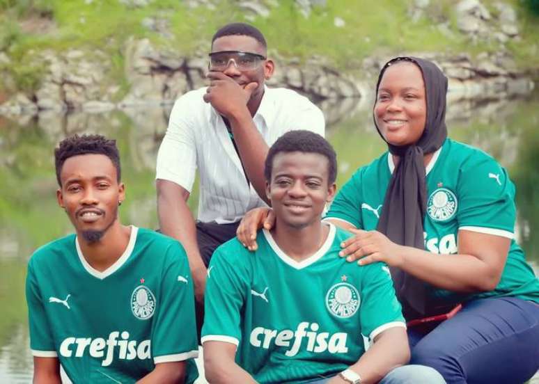 'Fam&iacute;lia Palmeiras' &eacute; formado por mil torcedores em Gana