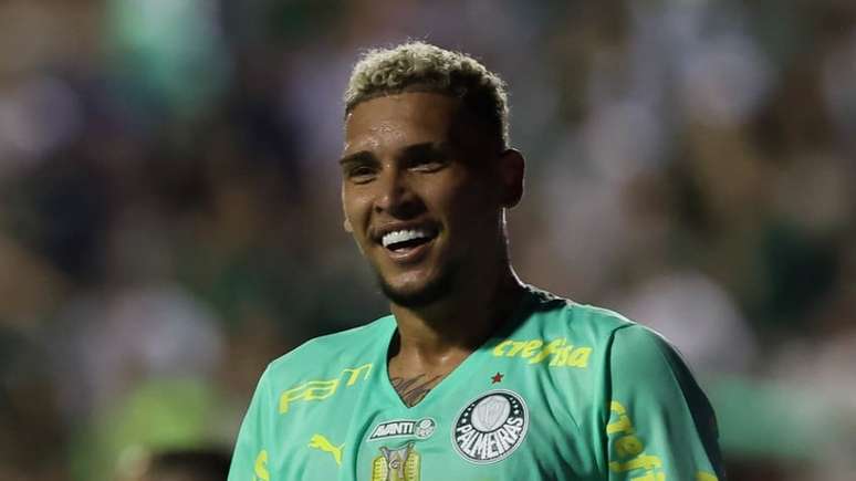 Pelo Palmeiras, Navarro marca pela primeira vez contra um time brasileiro