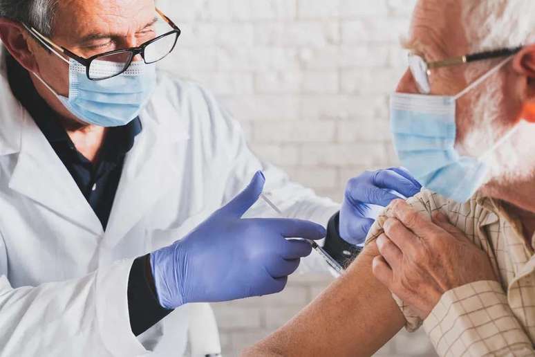 With the new INSS rules, vaccination and tax filing are now considered in the proof-of-life assessment (Image: Oneinchpunchphotos/Envato Elements) With the new INSS rules, vaccination and tax filing are now considered in the proof-of-life assessment (Image: Oneinchpunchphotos/Envato Elements)