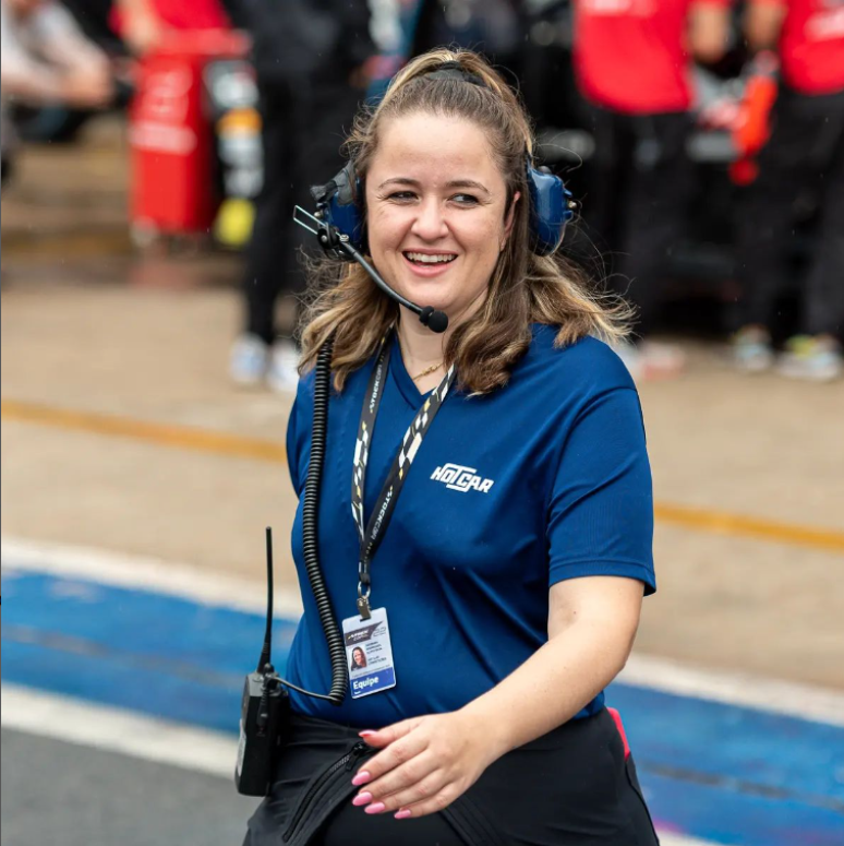 Babi Rodrigues é chefe de equipe da Hot Car - New Generation desde 2020 e defende luta por espaço no automobilismo: "nós fazemos o ambiente que a gente vive"