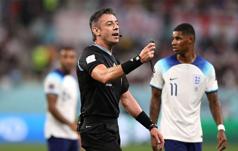 Polêmica em Copa do Mundo e 'mestre' em expulsões: Raphael Claus será o árbitro de São Paulo x Corinthians