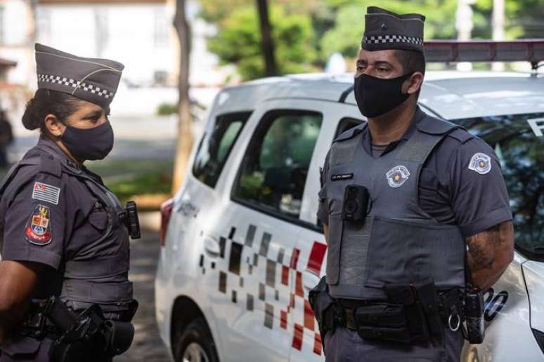 Policiais com câmeras corporais; programa foi ampliado na Polícia Militar de São Paulo a partir de 2021