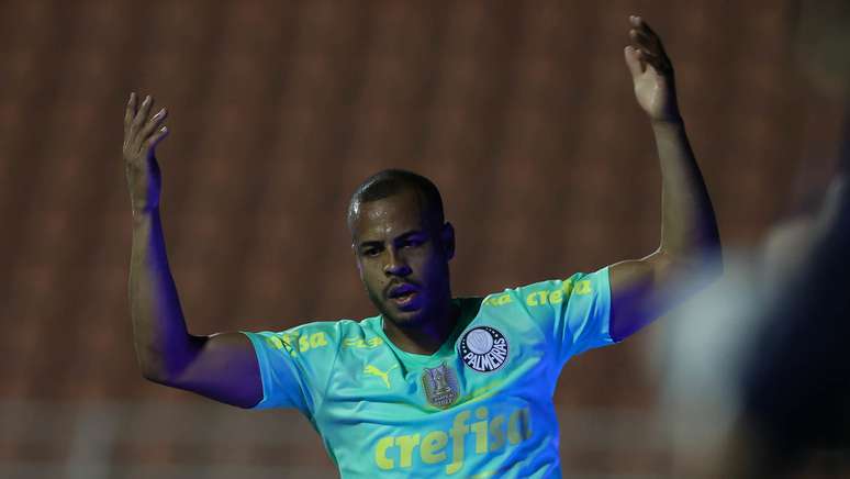 Mayke volta a ser opção no Palmeiras nas vésperas da Supercopa