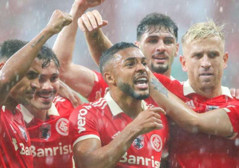 Internacional goleia S&Atilde;&pound;o Luiz e conquista primeira vit&Atilde;&sup3;ria no Ga&Atilde;&ordm;ch&Atilde;&pound;o