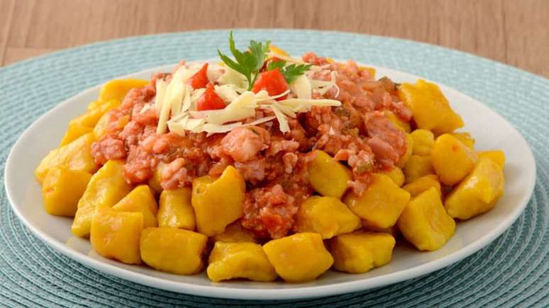 Nhoque de ab&oacute;bora e cenoura &ndash; Foto: Guia da Cozinha