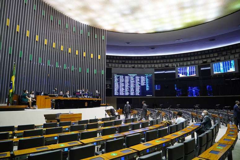 Plenário da Câmara dos Deputados; Câmara não quer devolver proposta da PEC dos Precatórios ao Senado