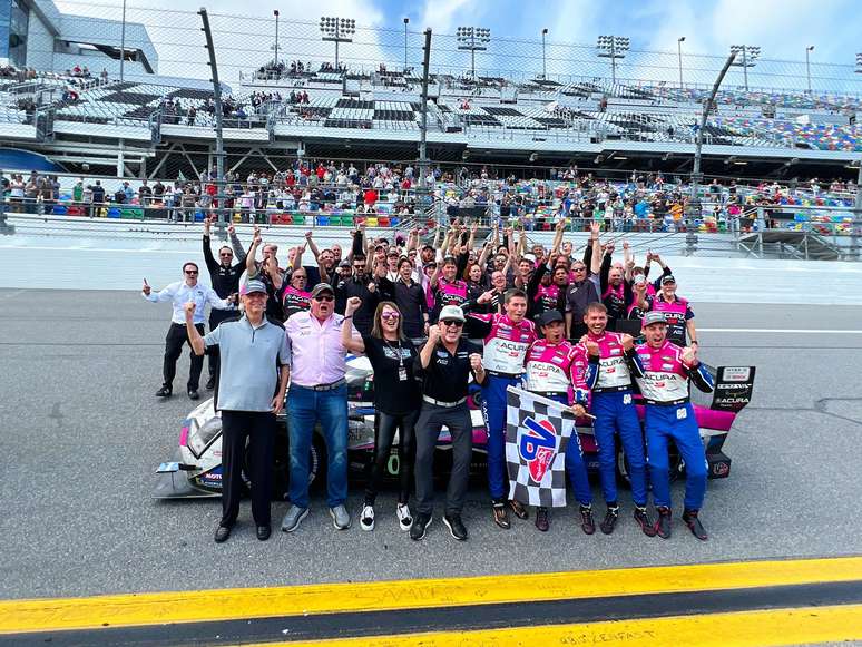 Meyer Shank celebra a segunda vitória seguida em Daytona 