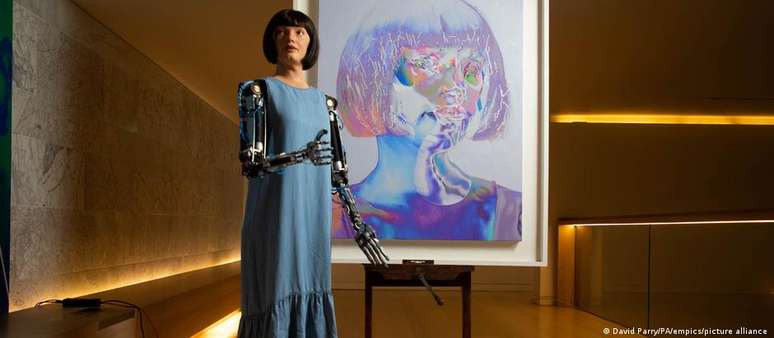 Robô Ai-Da causou alvoroço na Bienal de Arte de Veneza em 2022