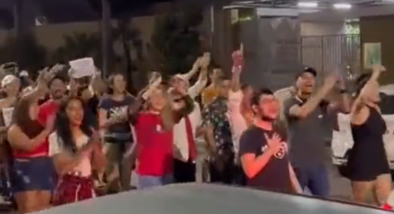 Fãs de RBD fazem protesto para pedir show em Fortaleza