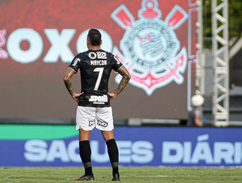 Lázaro fala sobre situações de Fausto Vera e Maycon, desfalques na ...