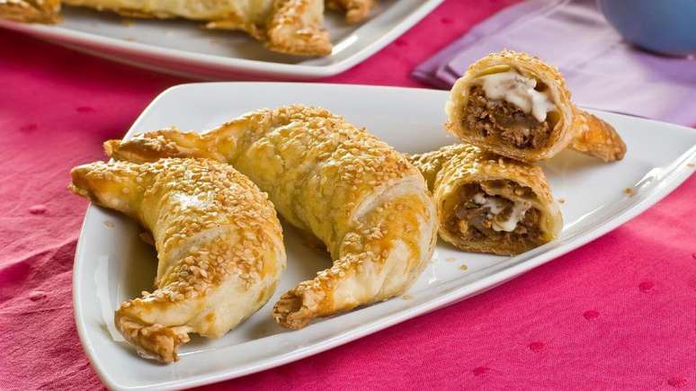 Croissant tradicional de frango com catupiry – Foto: Guia da Cozinha