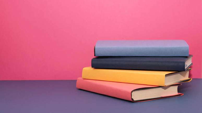 Você sabia que a Lua em Gêmeos pode nos ajudar a promover o autoconhecimento? Confira 4 livros para ler durante este período! -