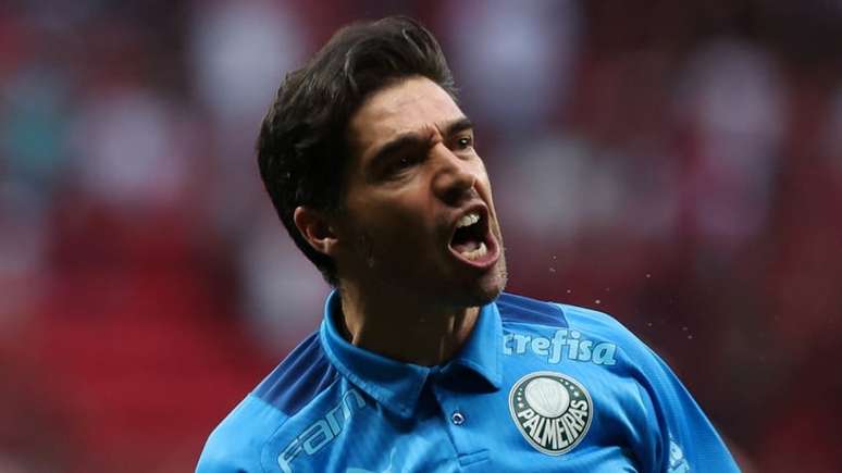 Palmeiras e jogadores do clube se posicionam sobre pedido de punição a Abel Ferreira feito por FENAPAF