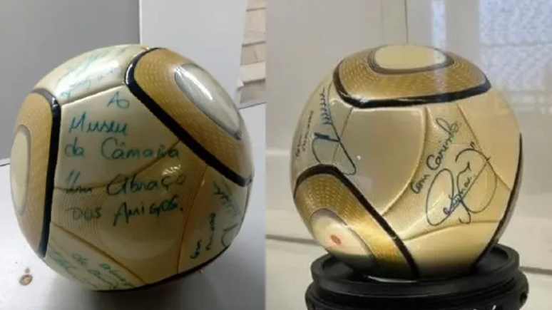 Bola autografada por Neymar e outros jogadores do Santos em 2012 foi encontrada