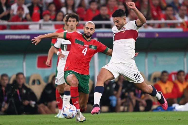 Amrabat é volante da seleção marroquina (Foto: Kirill KUDRYAVTSEV / AFP)