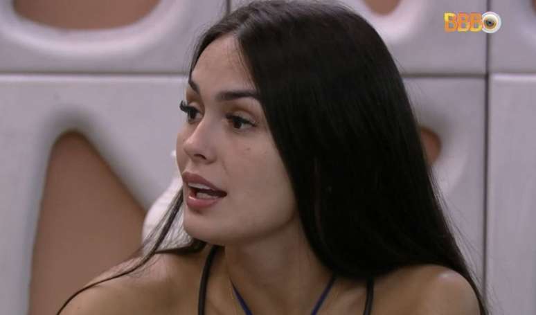 'BBB 23': Larissa se irrita com correções de português errado em suas falas. 'Me sentindo inferior'.