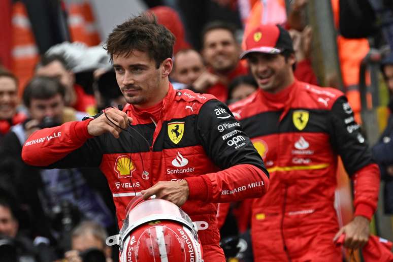 Contratos de Leclerc e Sainz com a Ferrari valem até o fim da temporada 2024 