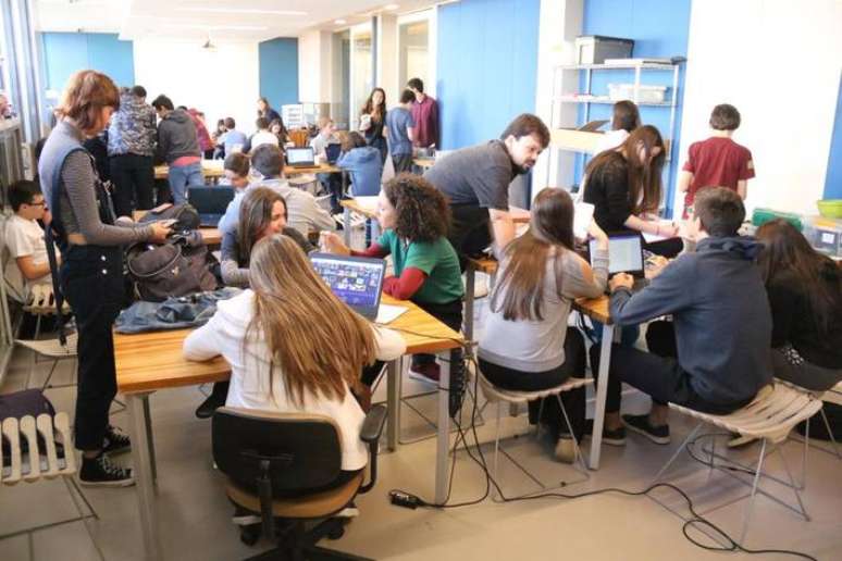 Colégio Bandeirantes aposta em aulas dinâmicas partindo dos itinerários construídos em cima da proposta do novo ensino médio.