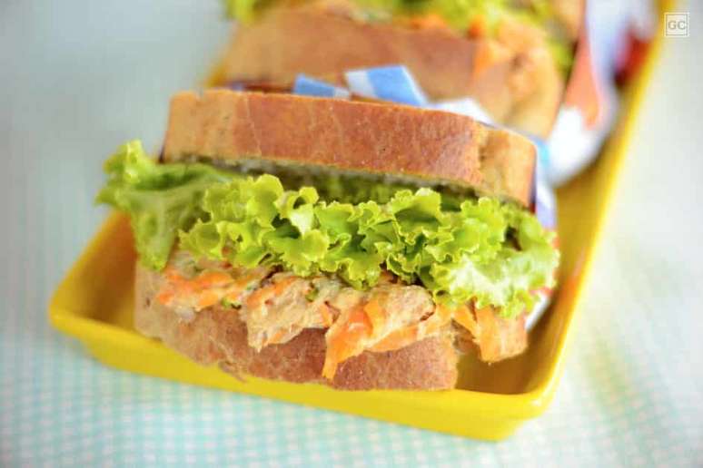 Natural tuna sandwich