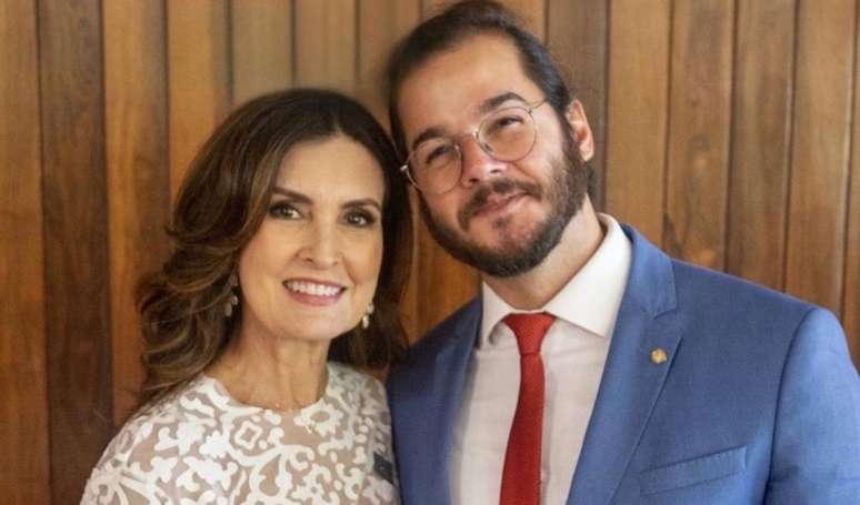 Fátima Bernardes e Túlio Gadêlha agitam redes sociais com suspeita de casamento.