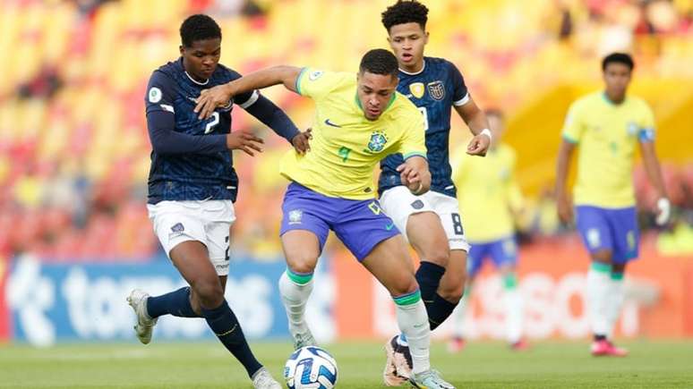 Vitor Roque deixou dois na vitória do Brasil sobre o Equador (Foto: Divulgação / CBF)