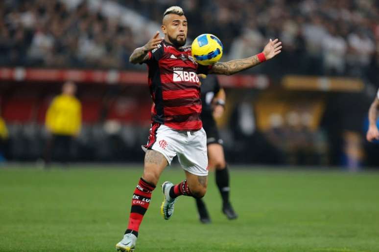 Vidal se ofereceu para jogar no Colo-Colo, do Chile (Foto: Gilvan de Souza/Flamengo)