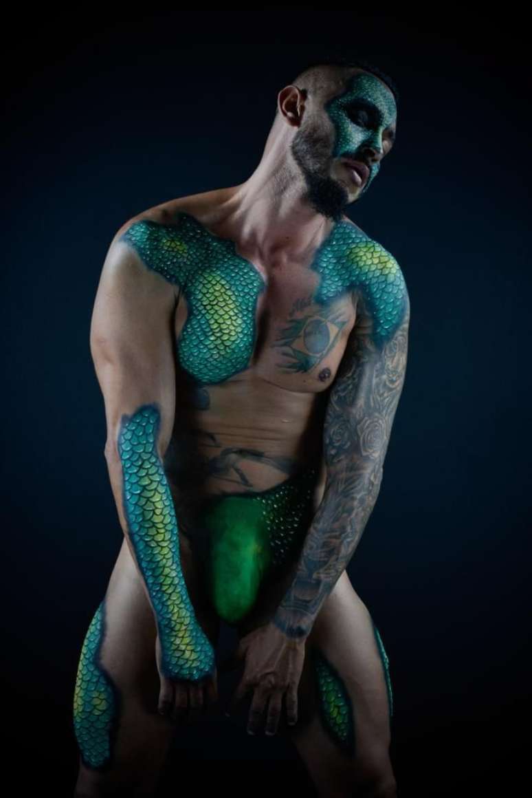 Na Unidos de Piedade, F&aacute;bio vai vir como drag&atilde;o, que &eacute; o s&iacute;mbolo da escola.