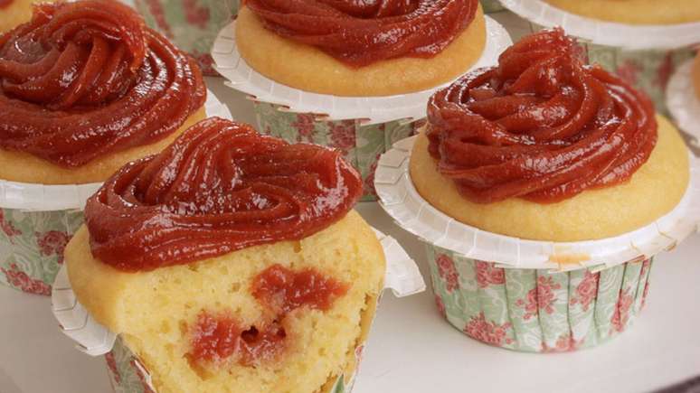 Cupcake de milho com goiabada