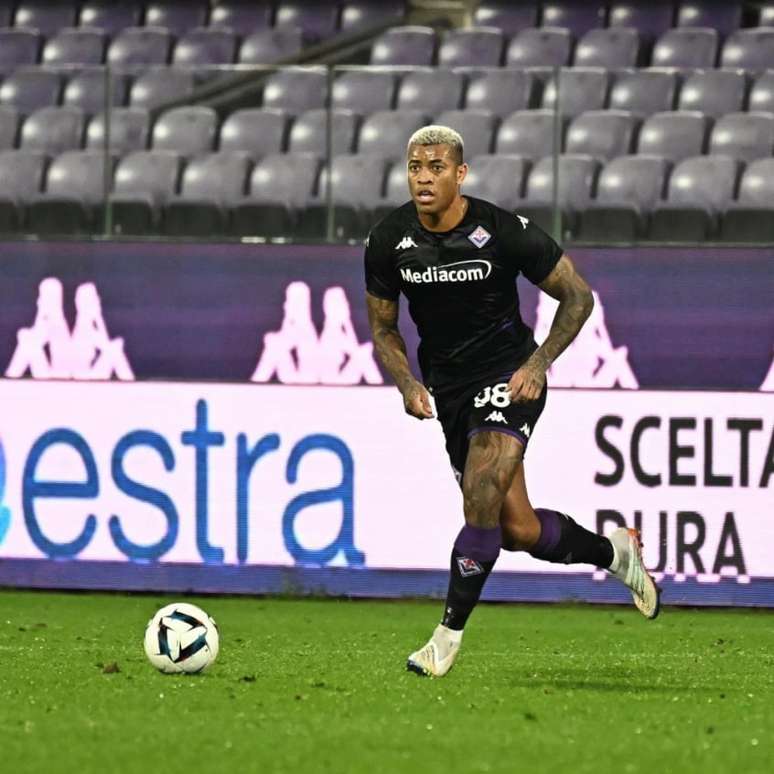 Igor Júlio afirma realizar um sonho atuando com a camisa da Fiorentina (Divulgação)