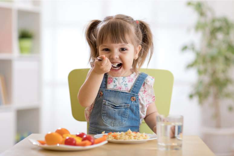 Hábitos alimentares da família influenciam a alimentação das crianças