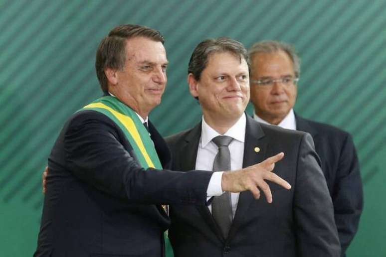 Guedes e Tarcísio foram ministros durante a gestão do ex-presidente Jair Bolsonaro (PL)