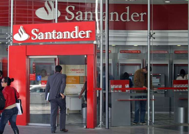 Santander Brasil tem lucro de R$ 1,7 bi no 4º trimestre de 2022, queda ...