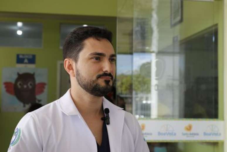 Pediatra Eugênio Patrício atende crianças yanomami em situação de emergência