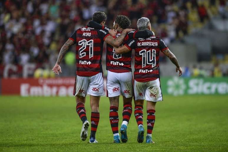 Comentarista fala em amadurecer conversa sobre mexer no quarteto ofensivo do Flamengo