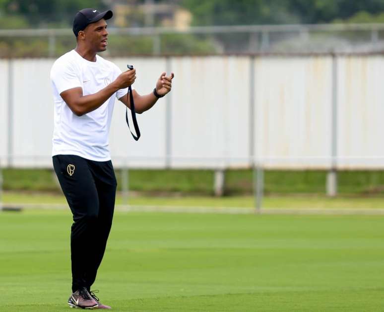 Corinthians encerra preparação para enfrentar o Botafogo-SP; Yuri Alberto é desfalque