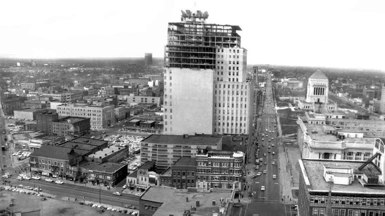 A obra de expansão feita em 1966, que demoliu o edifício antigo