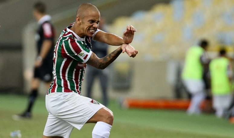 Comemoração marcante fez parte da trajetória do jogador no Flu, de onde saiu em 2018 (LUCAS MERÇON / FLUMINENSE)