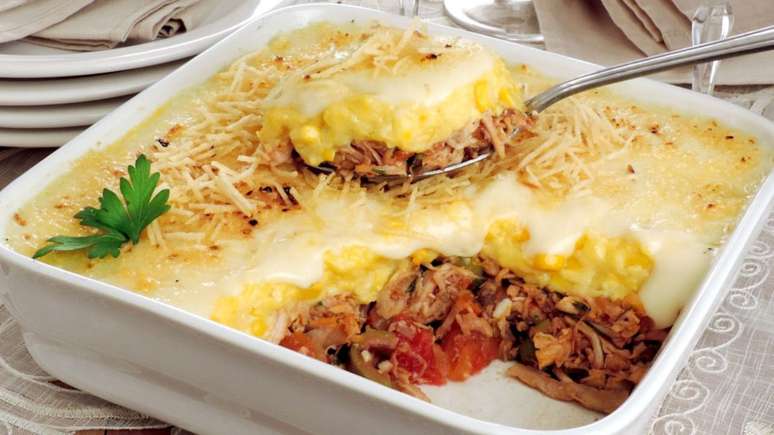 Fricass&eacute; de pernil com creme de milho