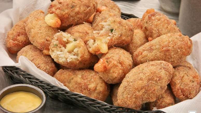 Bolinho de arroz com pernil