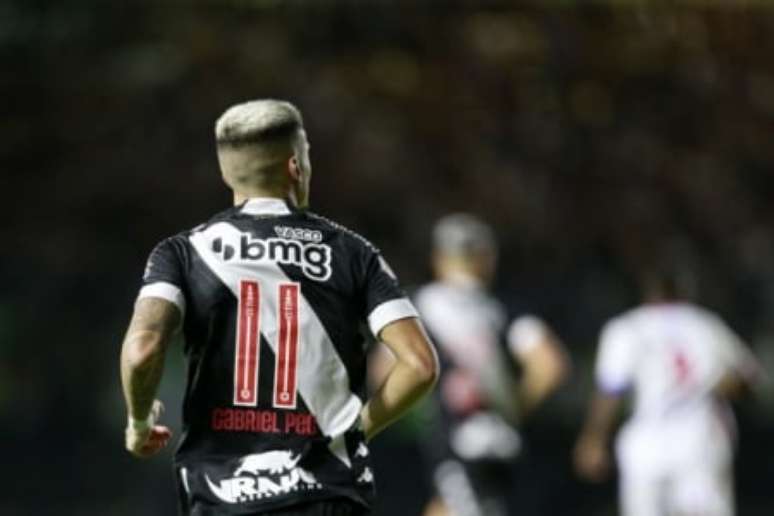 Técnico do Vasco ajuda a potencializar Gabriel Pec e terá 'boa dor de