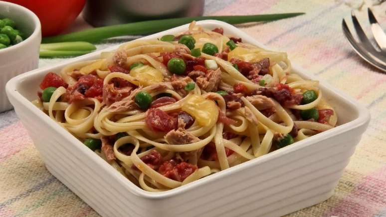 Macarr&atilde;o ao molho de atum