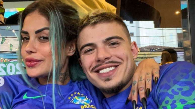 Tati Zaqui quebra sil&ecirc;ncio ap&oacute;s indireta de Thomaz Costa -