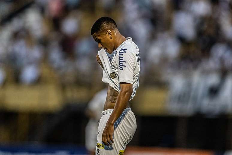 Pituca não descarta jogar a Série B pelo Santos, mas adota cautela:  Esperar para ver o que vai acontecer - Gazeta Esportiva