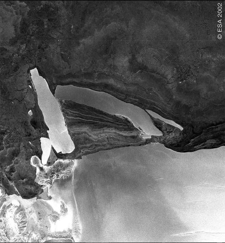 Iceberg C-19 was positioned so that sea ice could not leave the Antarctic continent, impacting the local phytoplankton population (Image: ESA/CC BY-SA 3.0 IGO) Iceberg C-19 was positioned so that sea ice could not leave the Antarctic continent, impacting the local phytoplankton population (Image: ESA/CC BY-SA 3.0 IGO)