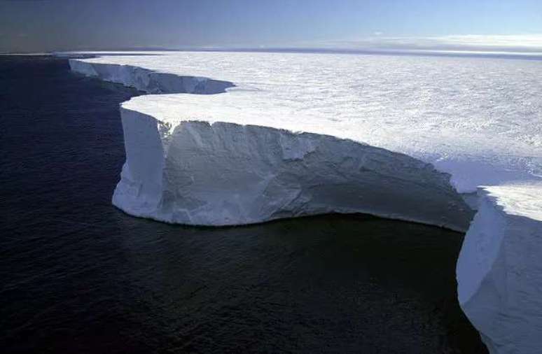 B-15, the largest iceberg on record, was larger than the island of Jamaica (Image: NSF/Josh Landis/Wikimedia Commons) B-15, the largest iceberg on record, was larger than the island of Jamaica (Image: NSF/Josh Landis/Wikimedia Commons)