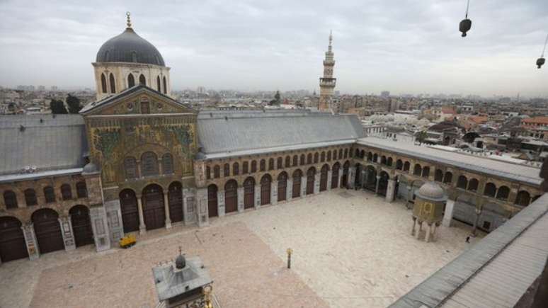 A cidade velha de Damasco reúne símbolos da rica história da Síria, como a mesquita de Umayyad, do século 8