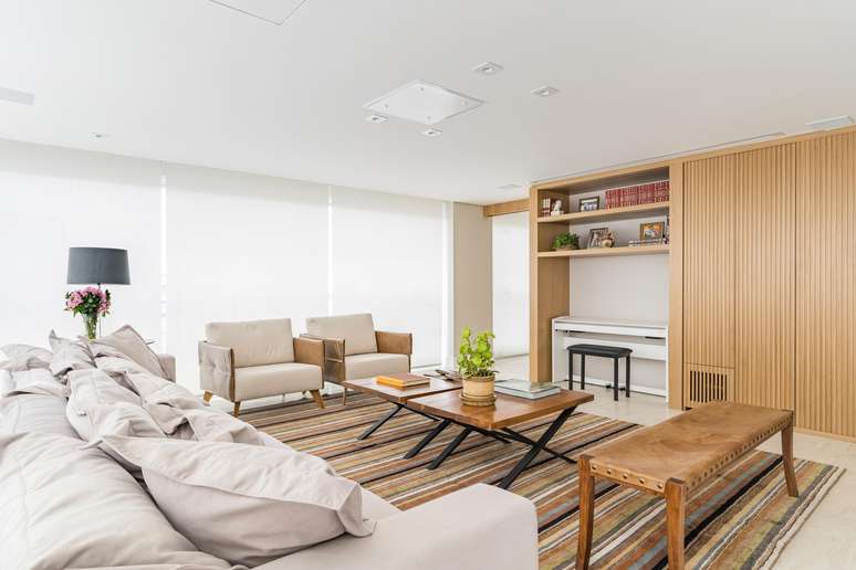 The apartment gains integration with the use of joinery and practical materials